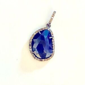 Sapphire and diamond pendant. Brilliant✨